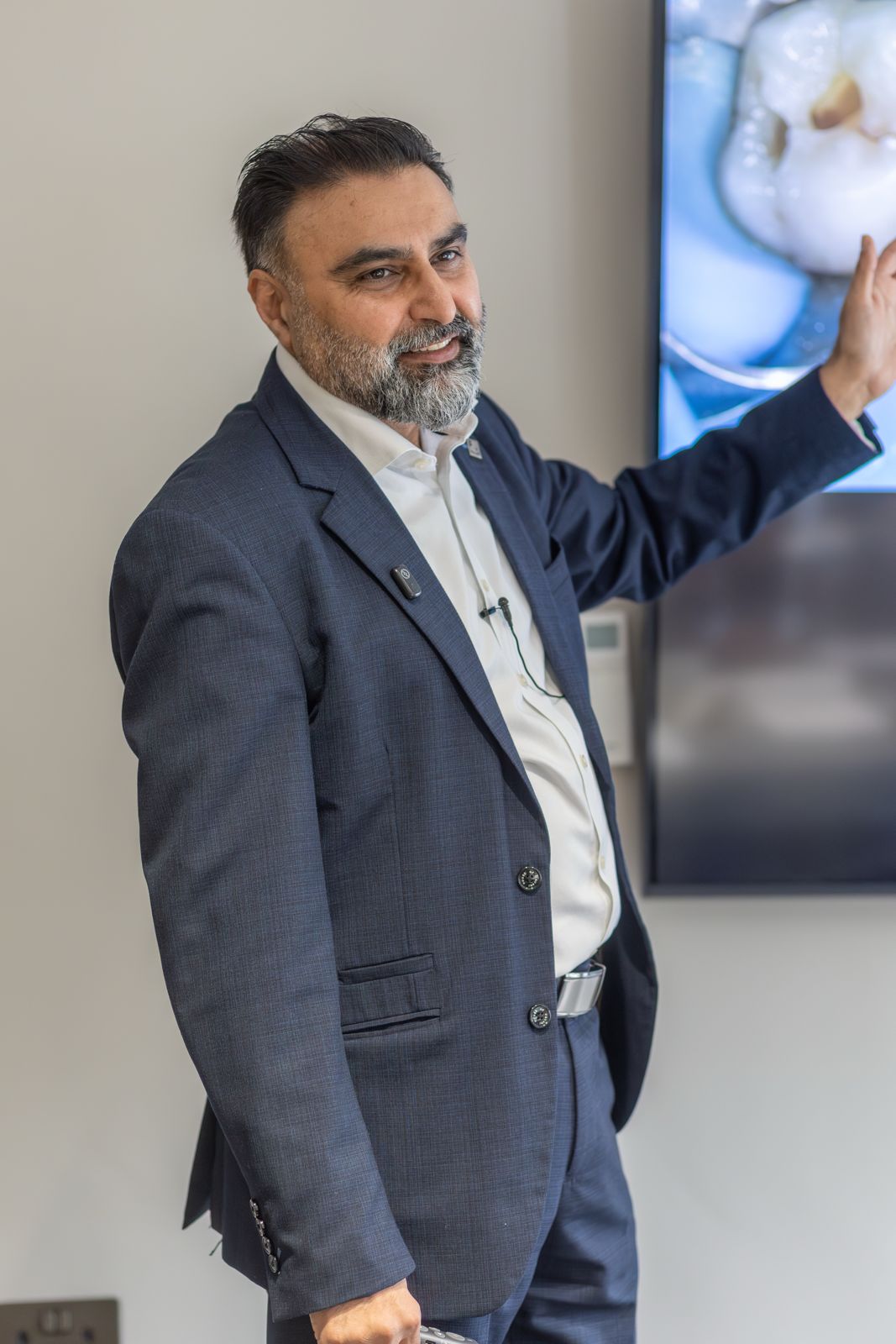 Dr. Nadeem Younis — Past President, British Academy of Aesthetic Dentistry